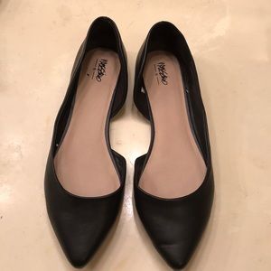 Mossimo black pointed flats